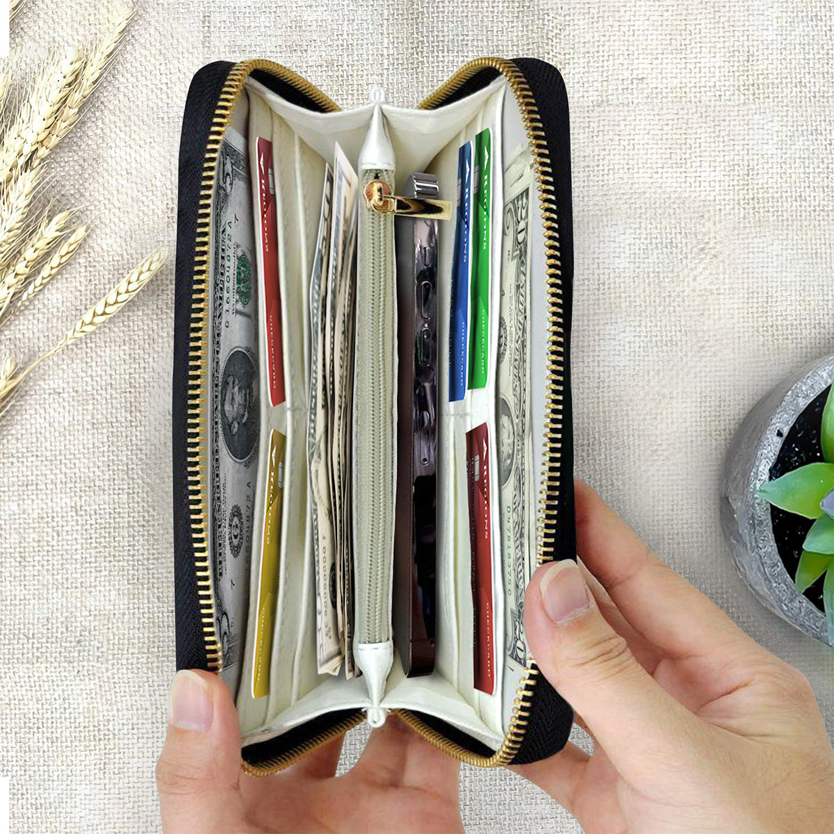 Portefeuille long en cuir personnalisé avec un adorable teckel