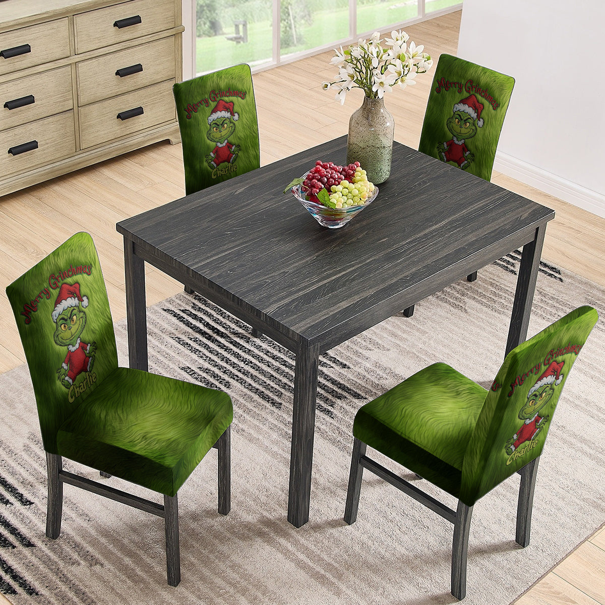 Ensemble de housses de chaises personnalisées « Famille espiègle » avec étole de Noël