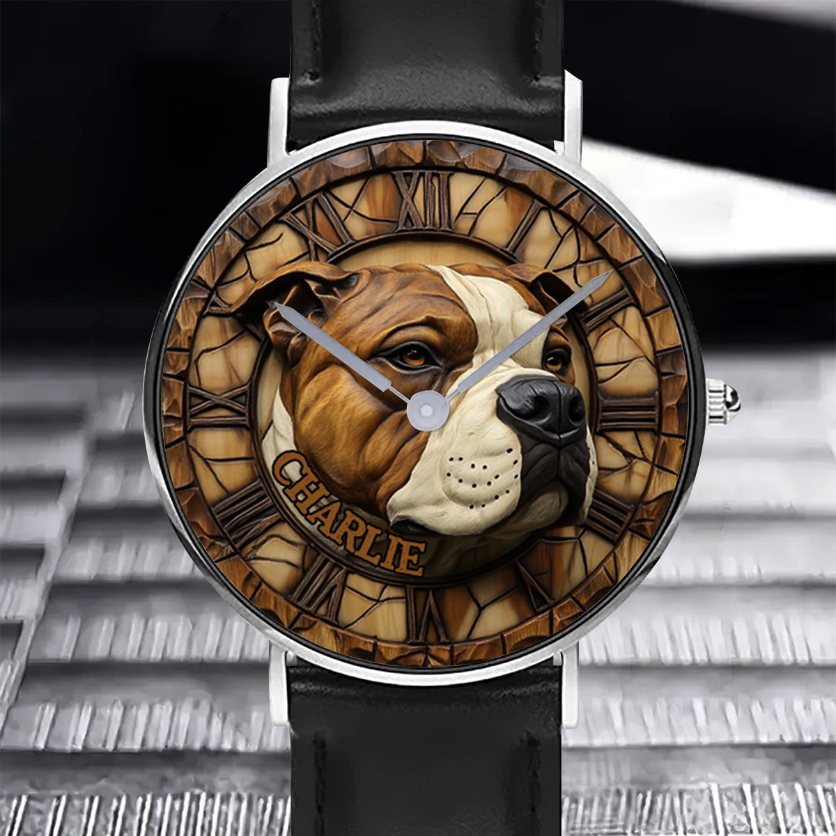 Mutiger American Staffordshire Terrier - Personalisierte Hunde-Handuhr