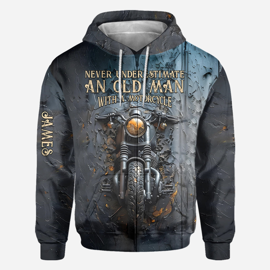 Ne sous-estimez jamais un vieux motard ! – T-shirt motard personnalisé