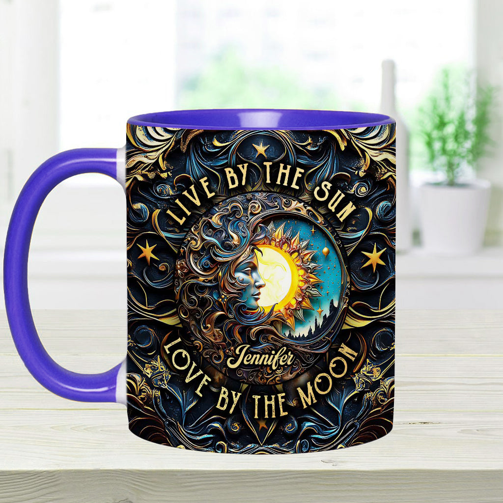 Lebe nach der Sonne, liebe nach dem Mond – Personalisierte Tasse mit Hippie-Akzent