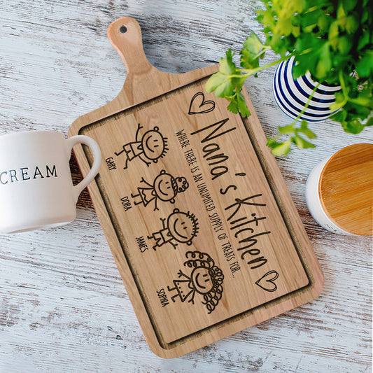 Omas Küche – Geschenk für Oma – Personalisiertes Schneidebrett