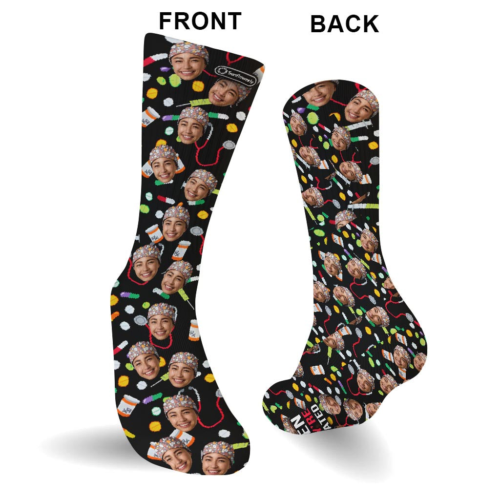 Ich liebe es, wenn Menschen sediert sind – personalisierte Krankenschwestersocken
