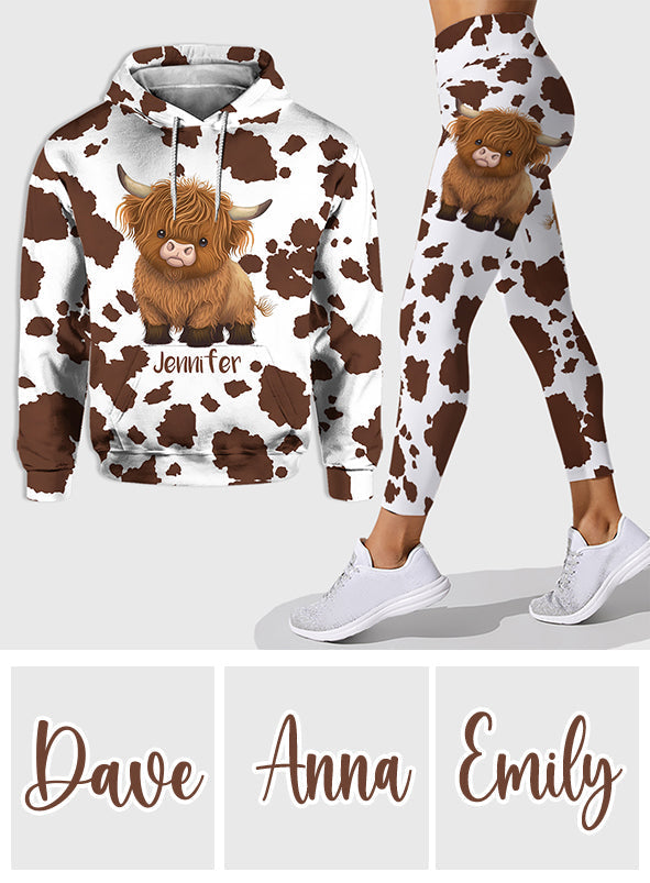 Einfach ein Mädchen, das Hochlandrinder liebt – Personalisierter Hoodie und Leggings mit Hochlandrind-Motiv