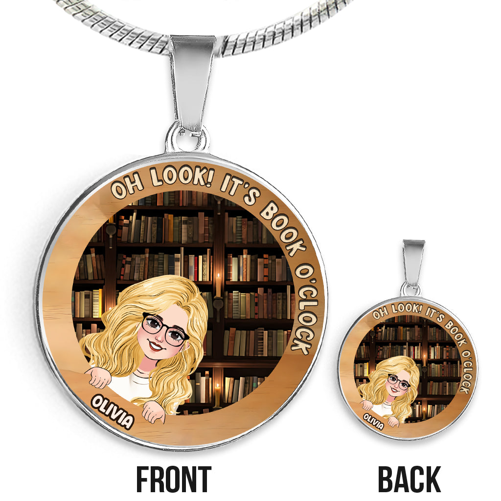 C'est l'heure du livre ! - Collier pendentif rond personnalisé en forme de livre