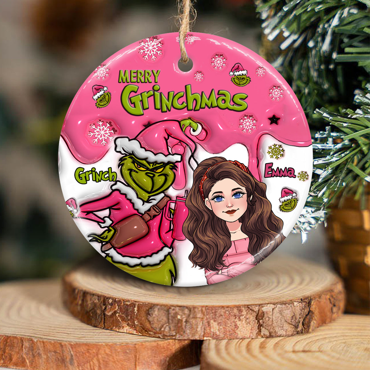 Fröhliche Grinchmas – Personalisierter Stola-Weihnachtsschmuck aus Keramik (Kreis)