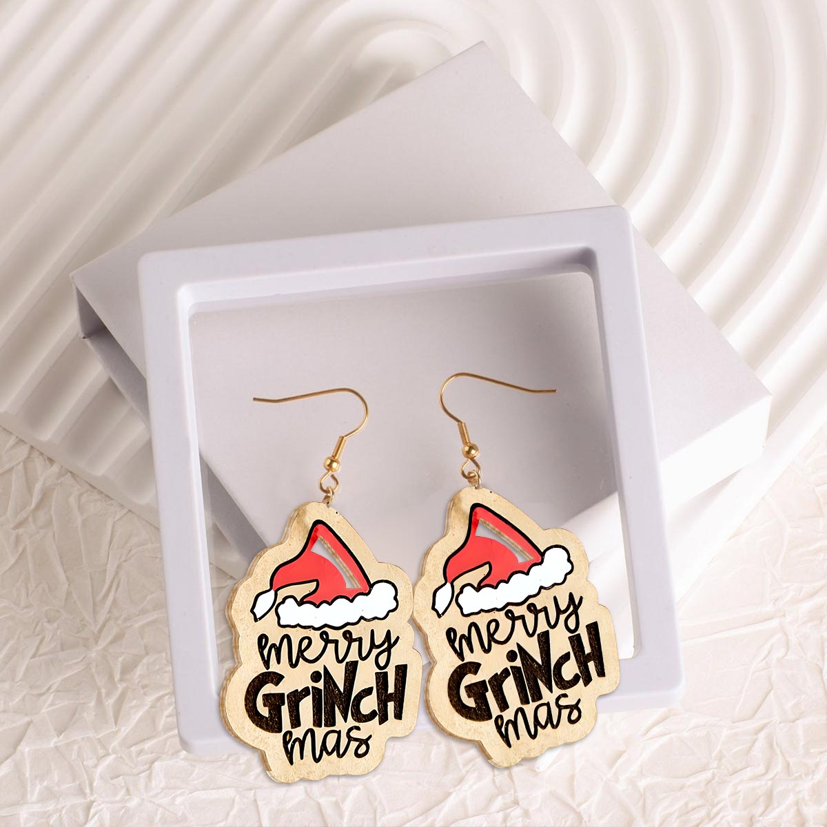 Frohe Weihnachten – Gestohlene Weihnachtsohrringe aus Holz