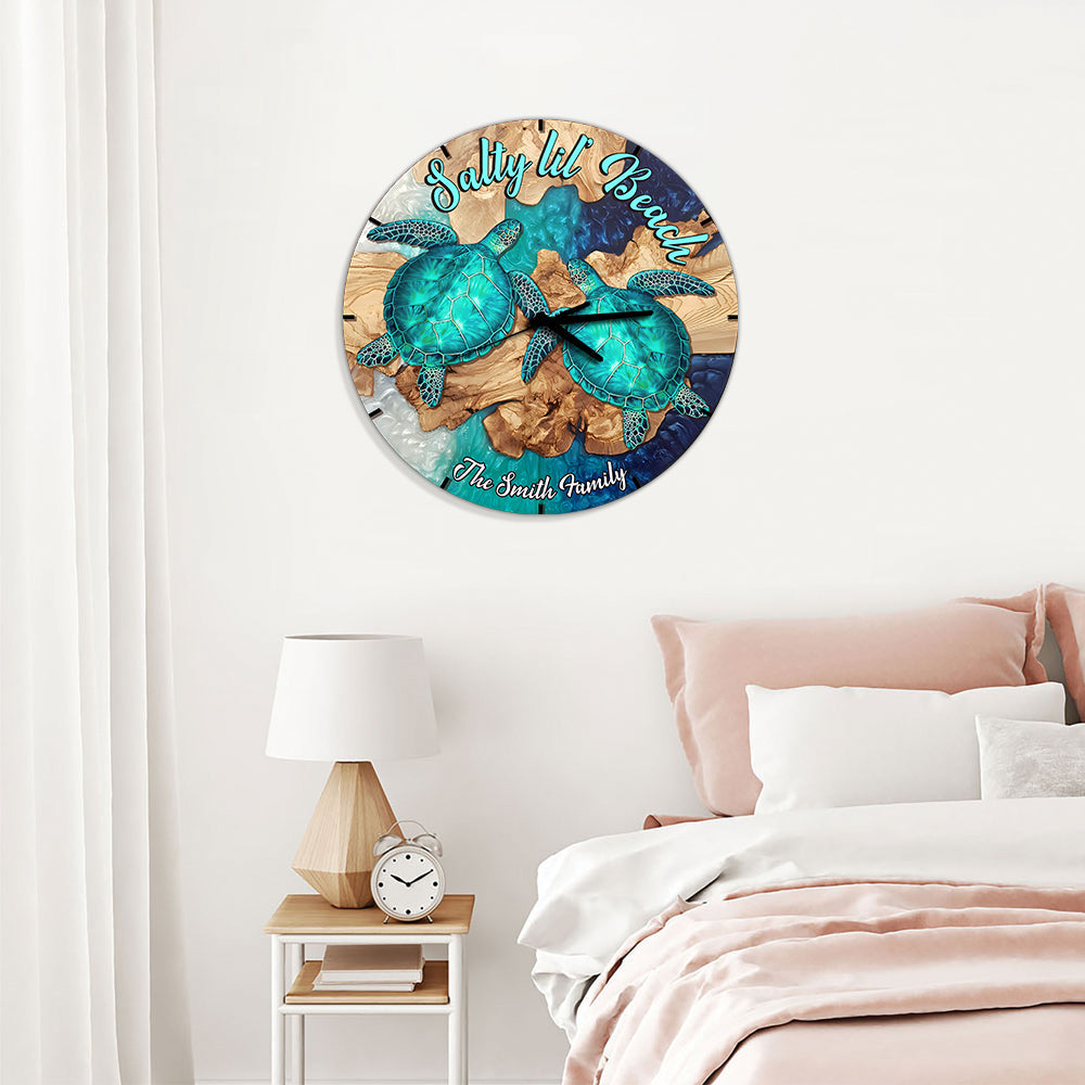 Salty Lil' Beach - Personalisierte Schildkröten-Wanduhr