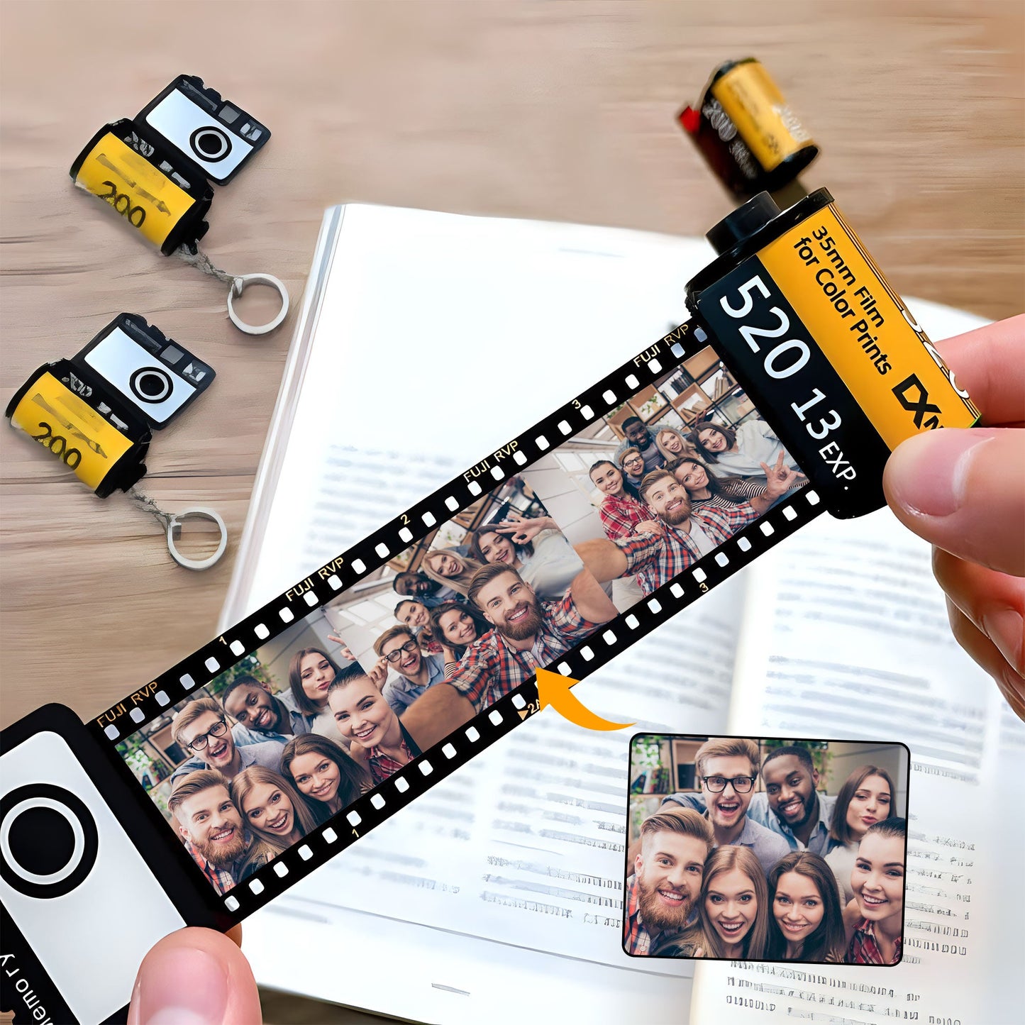 Meine Familie – Personalisierter Schlüsselanhänger mit Familienfilmrolle