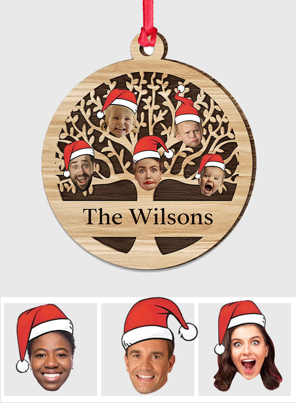 Weihnachtsbaum mit Familiennamen in vielen Farben – personalisierter Familienschmuck