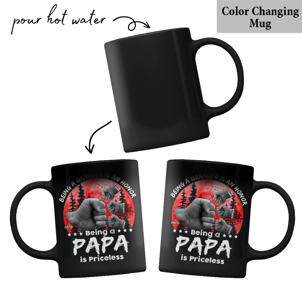 Vater-Sohn-Faustgruß mit rotem Mond – personalisierte Vater-Tasse