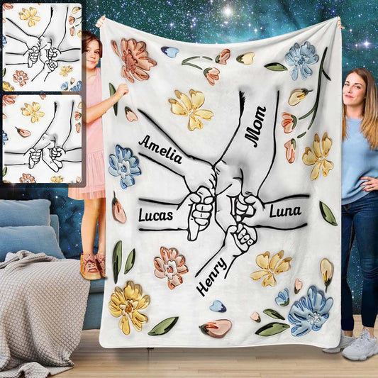 Mamas Liebeshände halten pastellfarbene Blumen - personalisierte Mutterdecke