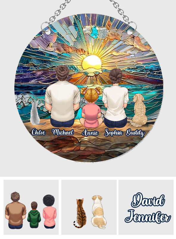 Glückliches Paar genießt romantischen Strand – Personalisierter Familien-Fensterhänger-Sonnenfänger 