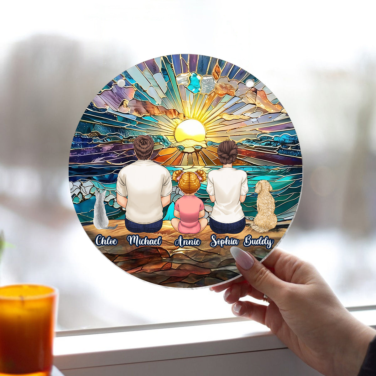 Glückliches Paar genießt romantischen Strand – Personalisierter Familien-Fensterhänger-Sonnenfänger 