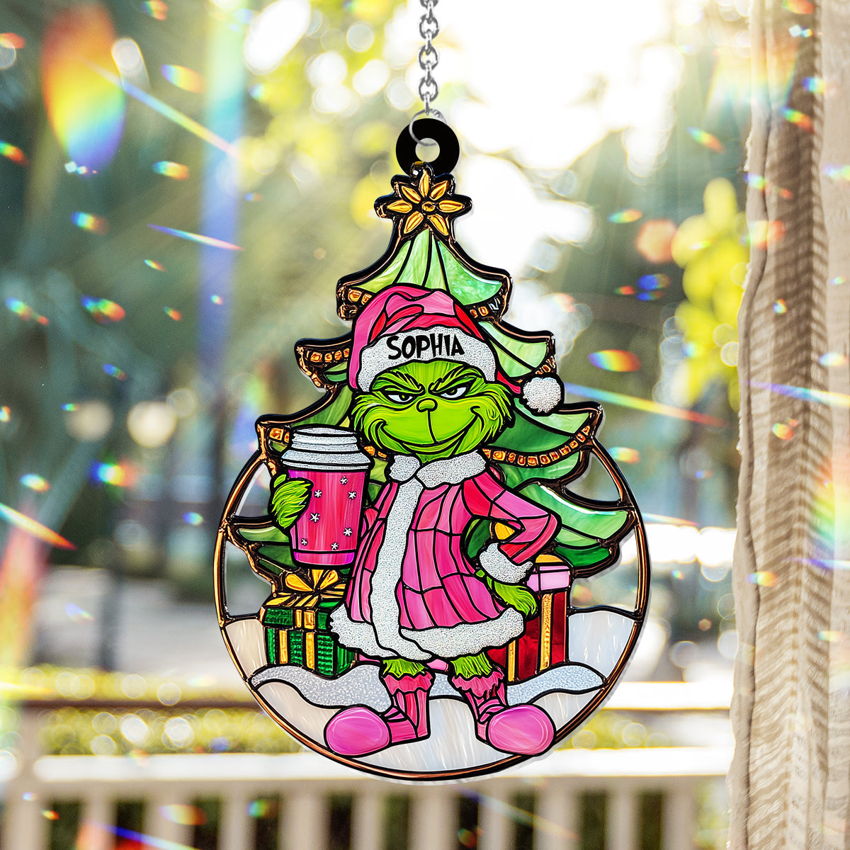 Grinchy Green Lady – Personalisierte Stola, Weihnachtsfenster-Sonnenfänger-Ornament 